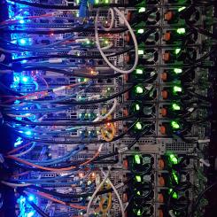 Datacenter. Foto: Massimo Botturi / Unsplash