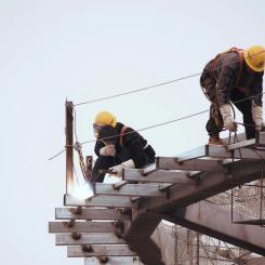 Byggverksamhet är den bransch som haft flest dödsolyckor under tioårsperioden, följt av transport och magasinering. Foto: Eric Wang/Unsplash