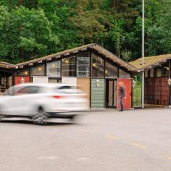 Återbrukshuset Paviljongen, Bråta återvinningscentral i Mölnlycke, Härryda Kommun Foto: Radar