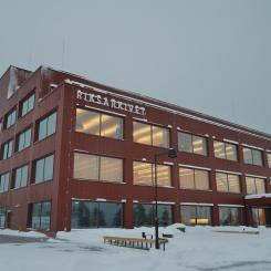 Riksarkivet i Härnösand. Byggnaden är uppdelad i en arkivdel i betong för att skydda dokumenten och en träbyggnad som innehåller kontor och ytor för allmänheten. Utöver Riksarkivet är även Skatteverket hyresgäst i lokalerna.
Foto: Rejlers