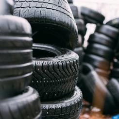 Anläggningen ska ta emot 10 000 ton däck per år i första hand, men ambitionen är att den siffran ökas. Foto: robert laursoo/unsplash