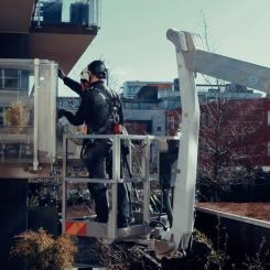 På högt uppdrag i Malmö. Foto: Ryds glas