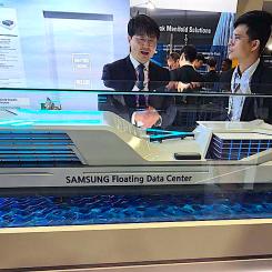 Flytande datacenter på mässan Posidonia 2026. Enligt parterna kan flytande datacenter bli ett alternativ till landbaserade anläggningar, där brist på mark, elkapacitet och kylning redan begränsar utbyggnaden på flera håll. Genom att placera anläggningar offshore kan projekten också avlasta elnäten på land. Foto: Samsung