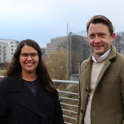 Sara Kukka-Salam, kommunstyrelsens ordförande i Solna stad och Fredrik Bele, VD på Resona. Pressbild: Resona