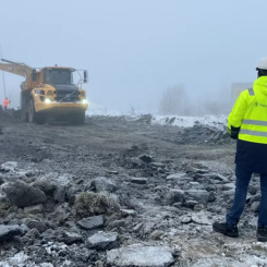 Området kring den raserade delen av E6 är komplext med olika utmaningar i olika zoner. Foto: Trafikverket