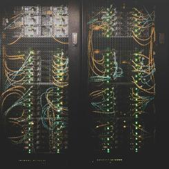 Fastighetsutvecklaren Panattoni vill etablera ett stort datacenter i Hässleholms kommun.  Foto: Taylor Vick / Unsplash