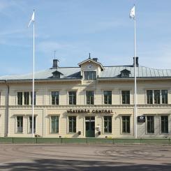 Västerås nuvarande stationshus förvaltas och ägs i dag av VCAB – ett bolag som ägs till 49 % av Västerås stad och till 51 % av Jernhusen. . Foto: Mostphotos