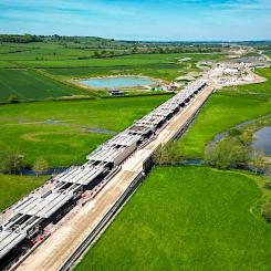 Viadukten, som är belägen nära Aylesbury i Buckinghamshire, är ett av de mest tekniskt utmanande byggprojekten i HS2:s historia. Foto: HS2